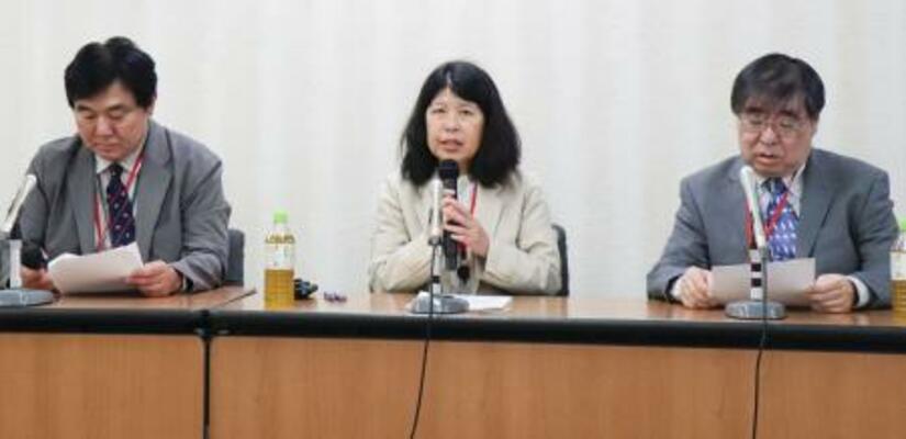 　厚労省で行われた発達障害当事者協会の記者会見＝１５日午後