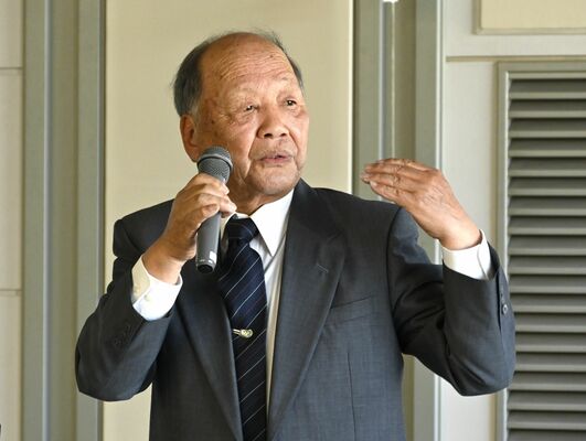 宇都宮氏の歴史を説明する橋本澄朗さん