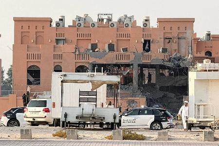 イスラエル軍による攻撃で被害のあった建物=9日、カタールの首都ドーハ(ロイター=共同)
