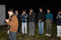 元東海大生、倒壊アパートを案内