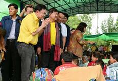 タイ政局混迷、カンボジアは結束