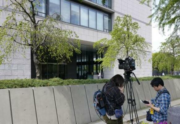 　刃物を所持していたとされる男が逮捕された参院議員会館＝２０日午前１１時９分、東京・永田町