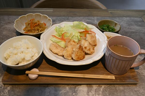 栄養バランスの取れた週替わりランチ