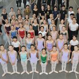 「白鳥の湖」プロと共演　鹿沼・バレエ教室の生徒、９月公演へ猛練習