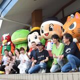 ４年ぶりに与一くんお誕生会　とちまるくんや観客が祝福　大田原