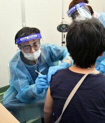 県内初のワクチン集団接種始まる　小山