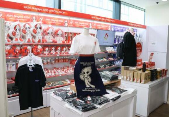 名古屋市の丸善名古屋本店にオープンした、アジア・アジアパラ競技大会の公式ショップ1号店=10日午前
