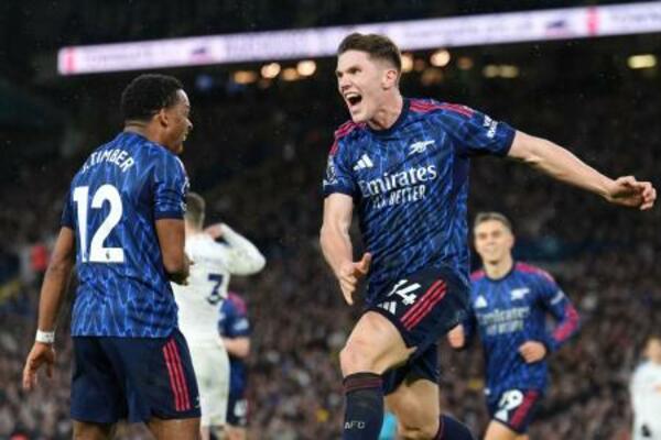 　１月３１日のリーズ戦でゴールを喜ぶアーセナルのビクトル・ギョケレシュ＝リーズ（ＡＰ＝共同）