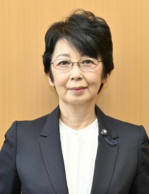 益子明美氏