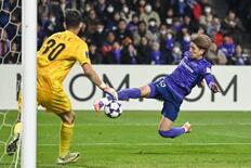 広島、上海申花に競り勝つ