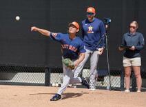 今井はブルペンで13球