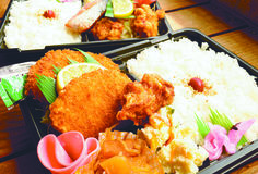 行く店買う店　地元で愛されるおかず