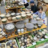 益子春の陶器市　駐車場は値上げ、満足度は…　秋に課題改善へ