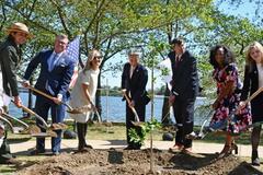 米首都で日本寄贈の桜植樹
