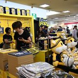 ブレックス初の公式グッズショップ、ＦＫＤ宇都宮店にオープン　開店前に200人が列　…