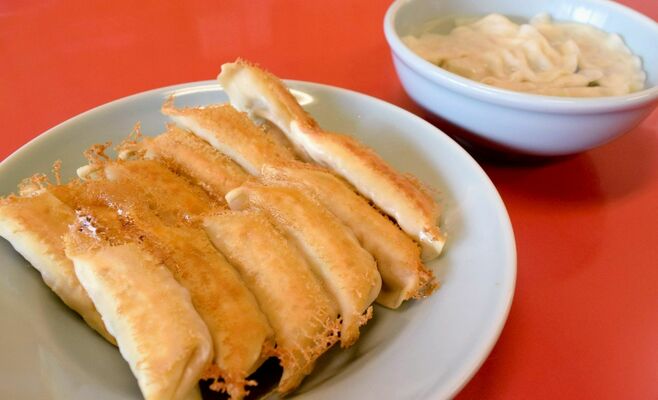 宇都宮みんみんの焼きギョーザ２人前、水ギョーザ１人前の「ダブル・スイ」