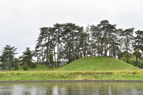 侍塚古墳の一部をなす下侍塚古墳。大田原市が管理団体に指定された＝２日午後、同市湯津上