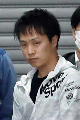 警視庁神田署に入る辺純人容疑者=29日