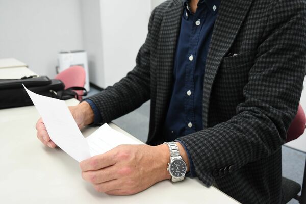 デート代などを負担し続けてきた経験を振り返りながら「不平等ではないか」と語る山本さん
