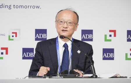 　アジア開発銀行の神田真人総裁＝２０２５年５月、イタリア・ミラノ