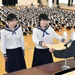 真岡女子高のバレー部２人がお手柄　連携プレーで倒れた男性を保護　真岡署…