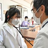職業考えるきっかけに“必聴仕事人”　鹿沼・北小でキャリア教育授業　やり…