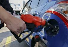 ガソリン、4年ぶりの安値