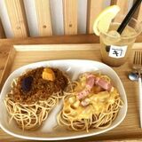佐野のさつまいも専門店でパスタ２種盛り　さつまいもクリームとカレーソース