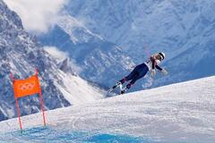 強行出場のボン、転倒し救急搬送