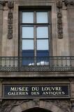ルーブル窃盗、2人は警察把握か