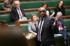 英、陪審裁判の大幅削減案