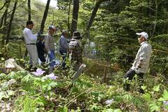 安全な散策へ有志が斜面整備