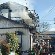 芳賀で住宅火災　午前11時現在延焼中