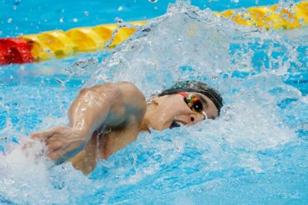 　男子２００メートル自由形決勝　力泳する村佐達也＝東京アクアティクスセンター