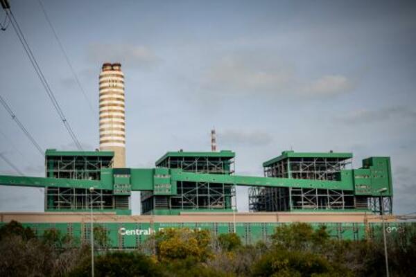 　イタリア南部ブリンディジ近郊にある石炭火力発電所＝２０２３年３月（ゲッティ＝共同）