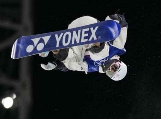 　男子ハーフパイプ決勝　技を決める戸塚優斗＝リビーニョ（共同）