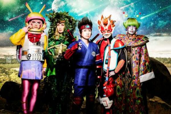　「サイコ・ル・シェイム」の（左から）ギターのＡＹＡ、ドラムのＹＵＲＡサマ、ボーカルのＤＡＩＳＨＩ、ギターのＬｉｄａ、ベースのｓｅｅｋ