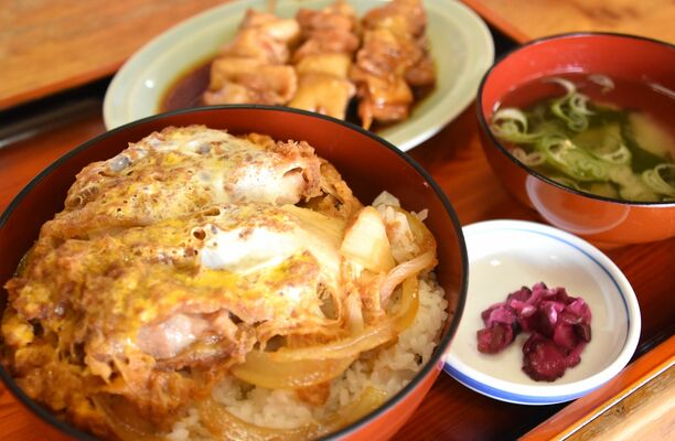 甘めタレでご飯が進むカツ丼