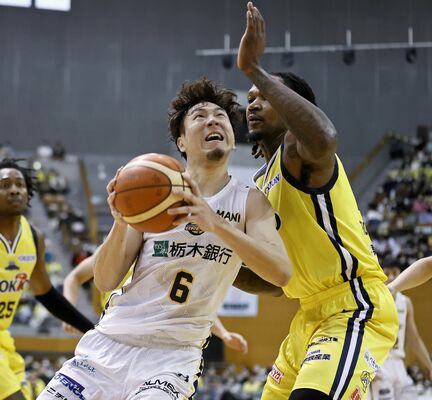 ドライブを仕掛ける比江島