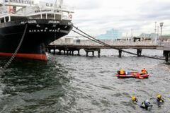 上半身遺棄事件で周辺の海中捜索