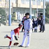 栃木GBが小山で野球教室　子どもたちに６選手が指導