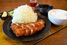 【グルメ探訪】「日本初」の製法を継承　特上ひれかつ定食２００グラム　かつ一（足利）