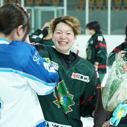 小池詩織選手、貫いた「愛されキャラ」 引退前最後の全日本 冬季オリンピック・アイスホッケー女子で4度出場