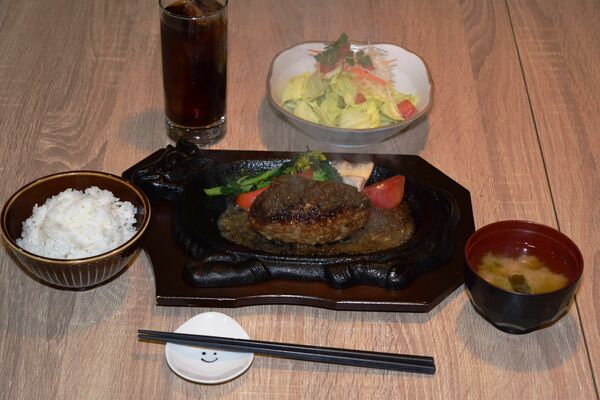 牛肉１００％ハンバーグステーキ
