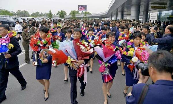 最終値下げ　北朝鮮Tシャツ　高麗航空エチケット袋・新聞 北朝鮮、韓国戦勝利を報道 サッカー女子 批判的表現せず｜朝刊・夕刊