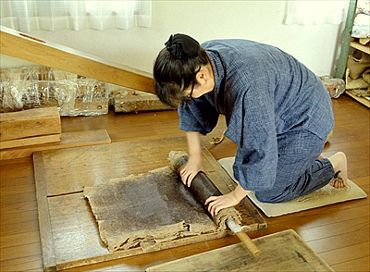 伝統技術を守る諏訪さん
