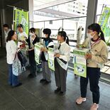 「一人でも多くの人に手差し伸べて」　あしなが奨学生ら、宇都宮駅で街頭活…