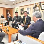 栃木ＧＢ、知事に今季の結果報告　オリックス育成１位指名の三方外野手も　…