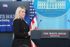 米報道官、産休を返上し会見