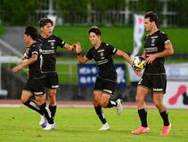 勝ち切れず首位逃す